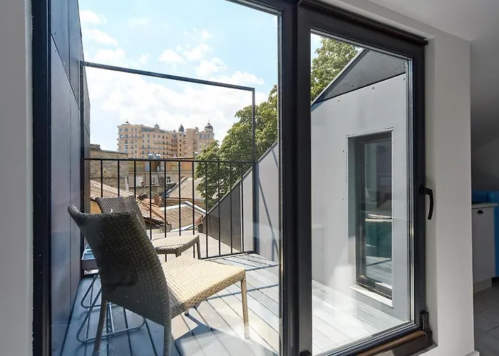 White Door Mansard Heart Of 2 * אודסה