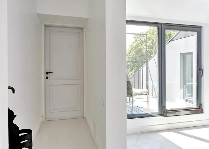 White Door Mansard Heart Of 2 דירה *